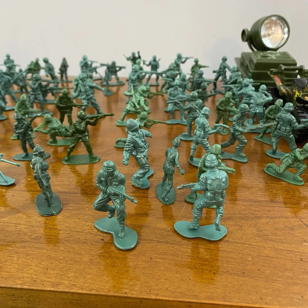 Vintage Plastic Green Army Men Toy Soldier Figures Huge Lot Vehicles Accessories